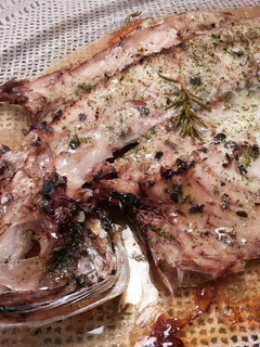 Foto principal de Jurel blanco del estrecho, al horno con romero y tomillo