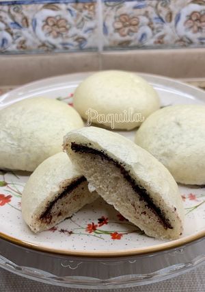 Una foto de Baozi: Panecillos Chinos al Vapor con Relleno Dulce