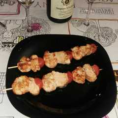 Foto principal de Brochetas de salmón y gambones