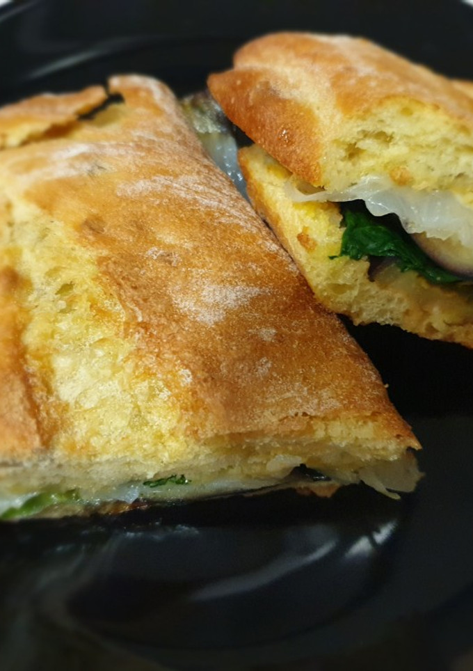 Una foto de Chapata con verduras y espinacas