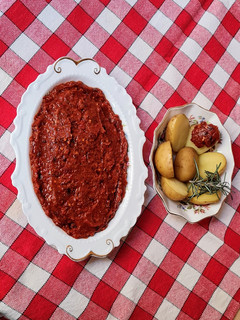 Una foto de Salsa Ketchup versión saludable, crudivegana 🍅 Sin azúcares agregados 🌱