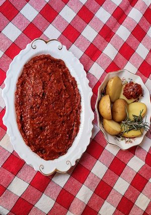 Una foto de Salsa Ketchup versión saludable, crudivegana 🍅 Sin azúcares agregados 🌱