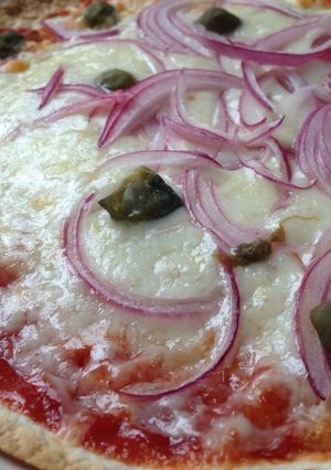 Una foto de Pizza con masa de burritos
