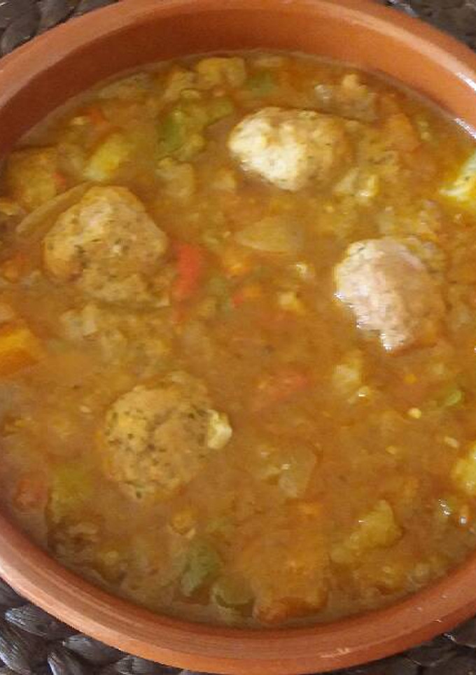 Una foto de Pisto con albóndigas