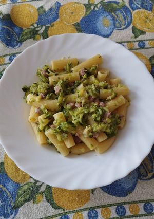 Foto di Pasta con Speck Zucchine e Stracchino