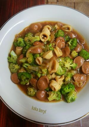 Foto resep Tumis Brokoli Sosis