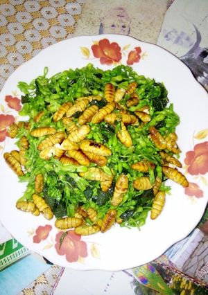 Hình của món Nhộng xào bông lý_tía tô.