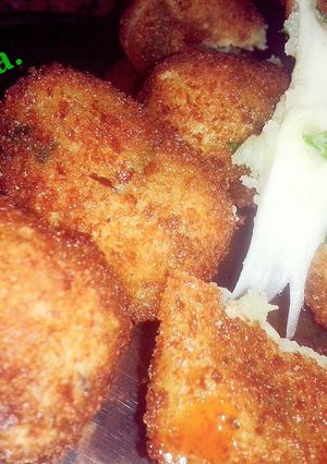 A picture of Cheesy potato fritters.