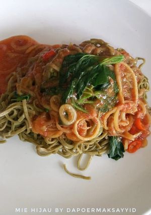 Foto resep Mie Hijau with saos cornet beef