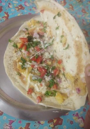 चीज़ी मसाला डोसा (cheesy masala dosa recipe in Hindi) रेसिपी मुख्य फोटो