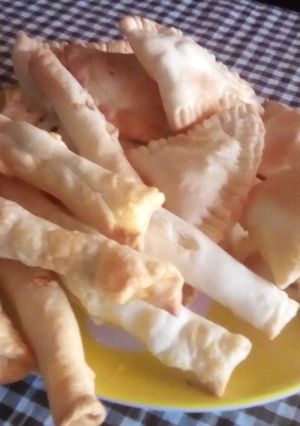 Una foto de Bocados salados con tapas de empanadas 🔁(ﾟ⁠οﾟ⁠人⁠)⁠)