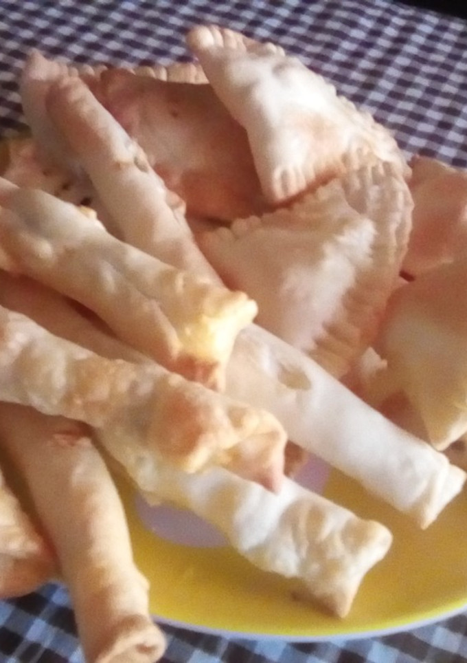 Una foto de Bocados salados con tapas de empanadas 🔁(ﾟ⁠οﾟ⁠人⁠)⁠)