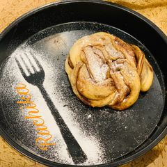 No bake cinnamon roll A picture of No bake cinnamon roll.