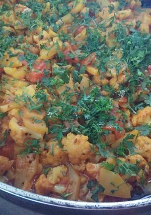 ફ્લાવર બટાકા નુ શાક (Flower Bataka Shak Recipe In Gujarati) રેસીપી મુખ્ય ફોટો