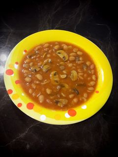 عکسی از دستور خوراک لوبیا با قارچ