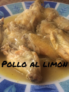 Una foto de Pollo al limón