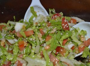 Una foto de Ensalada de Akusay y nueces