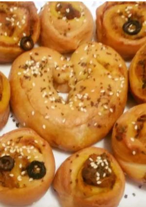 A picture of Rose Buns with Heart.