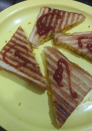 A picture of Vegetables cheese sandwich.