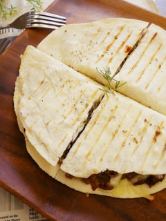鬆餅機「牛肉薄餅」簡單的懶人料理。 的食譜成品照片