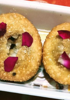 A picture of Rajasthani Mawa kachori.