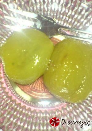 A picture of Kiwi spoon sweet.