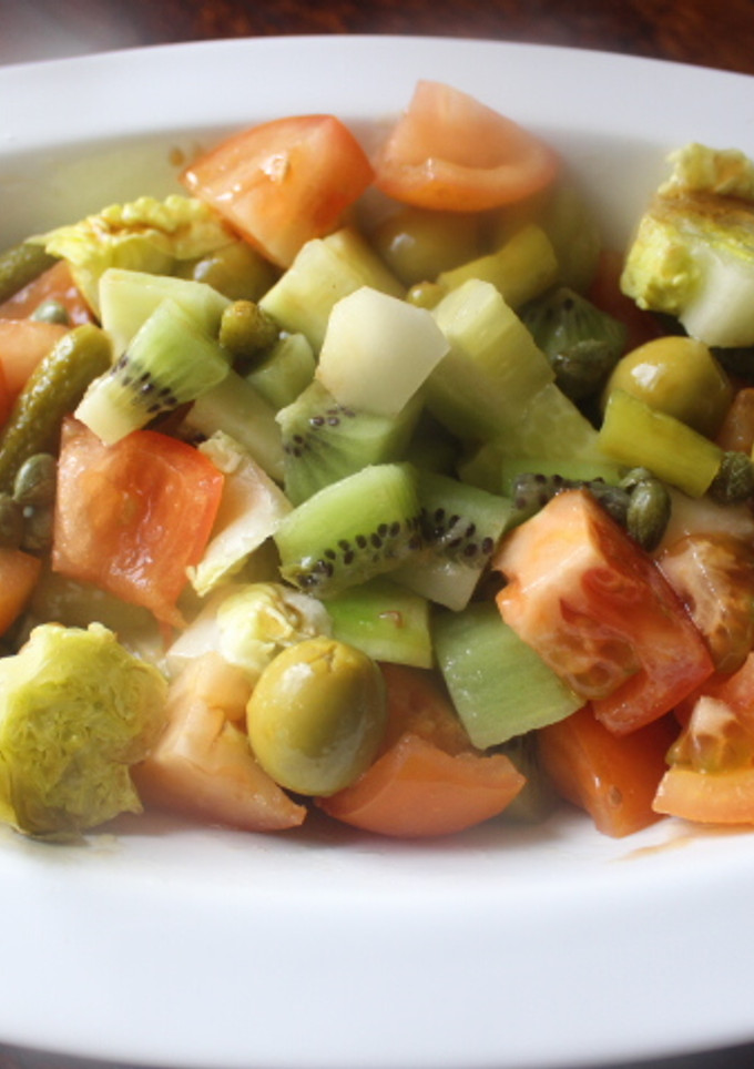 Una foto de Ensalada con kiwi