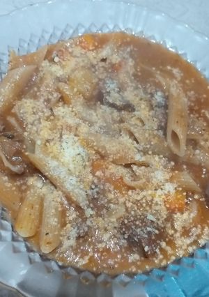 Una foto de Guiso de fideo con carne de guanaco