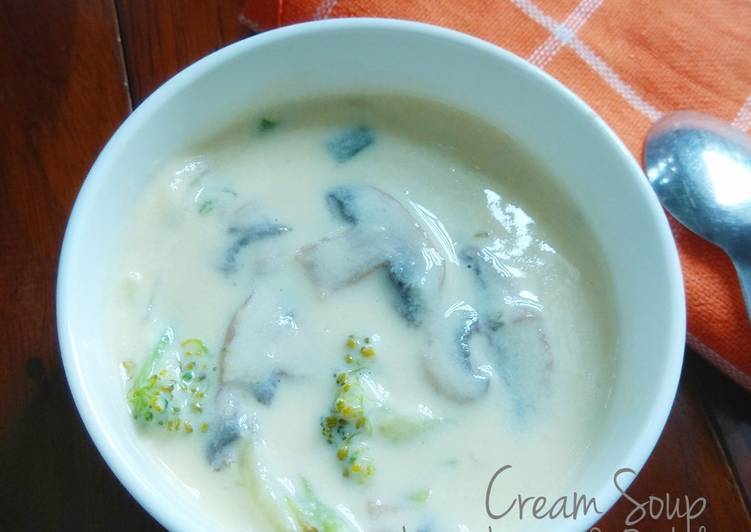 Langkah Mudah untuk Membuat Cream Soup (Jamur Jagung &amp; Brokoli), Enak Banget