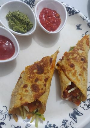 વેજ ફ્રેન્કી(veg frenkey in Gujarati) રેસીપી મુખ્ય ફોટો