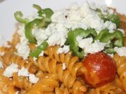 Una foto de salsa para pasta fusilli