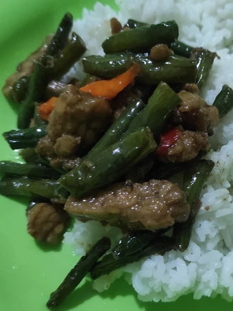 Langkah Mudah untuk Menyiapkan Resep Tumis kacang panjang tempe ebi yang Uenak Anti Ribet, Uenak Banget