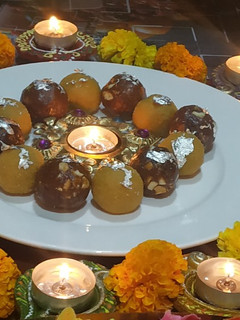 A picture of Dryfruit Dates laddoo.