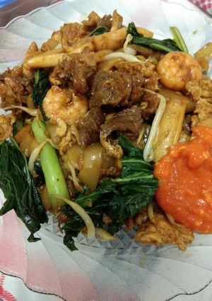Foto resep Kwetiau goreng seafood mix tetelan daging sapi