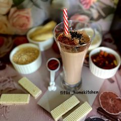 A picture of Choco Banana Milk Shake.