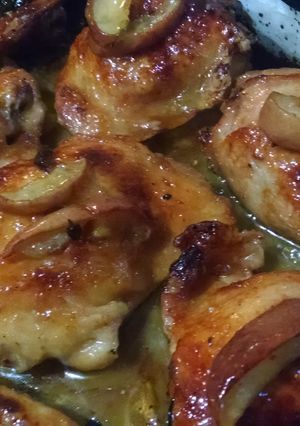 A picture of Apple Glazed Chicken.