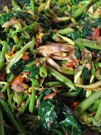 Cara Mudah Membikin Resep Kangkung Tumis campur Bunga Pepaya yang Uenak Anti Ribet, Bisa Manjain Lidah