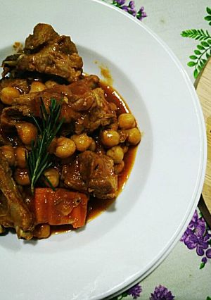 Hình của món Sườn Nấu Đậu Răng Ngựa Kiểu Ý.