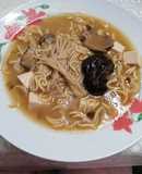 347. Sopa miso con noodles, setas japonesas y tofu