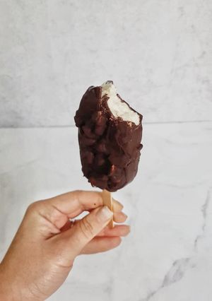 Una foto de Helado de crema (súper fácil)
