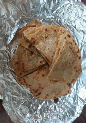 A picture of Lakhnavi paratha / nice recipe.