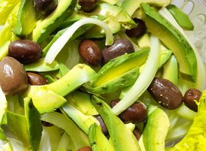 Una foto de Ensalada de apio con palta