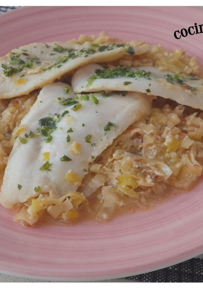 Una foto de Merluza en salsa de puerro