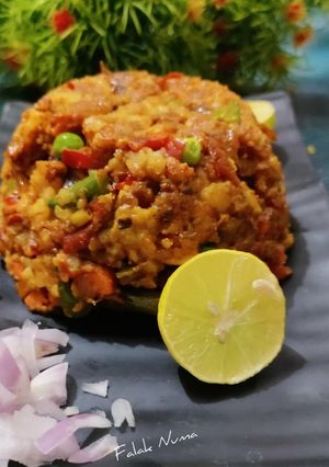 सब्जियों से हरा-भरा आलू का भरता (Aloo ka bharta recipe in hindi) रेसिपी मुख्य फोटो