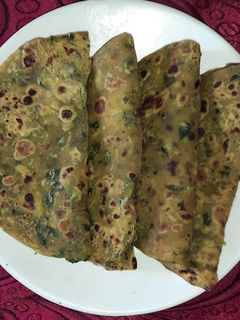 মেথি থেপলা (Methi thepla recipe in Bengali) রেসিপির প্রধান ছবি