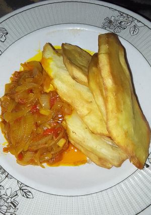 A picture of Fried Sweet Potatoes with Sauce.