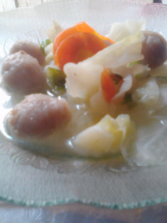 Foto resep 6) Sayur Sop Pentol Bakso