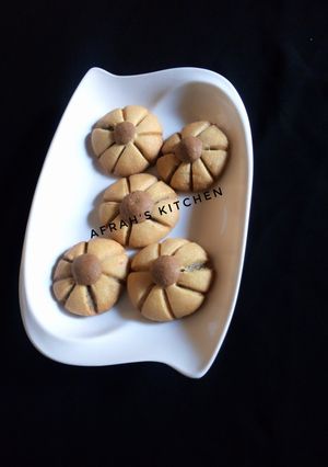 A picture of Chocolate flower cookies.