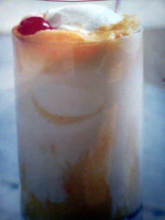 A picture of Creamsicle float.