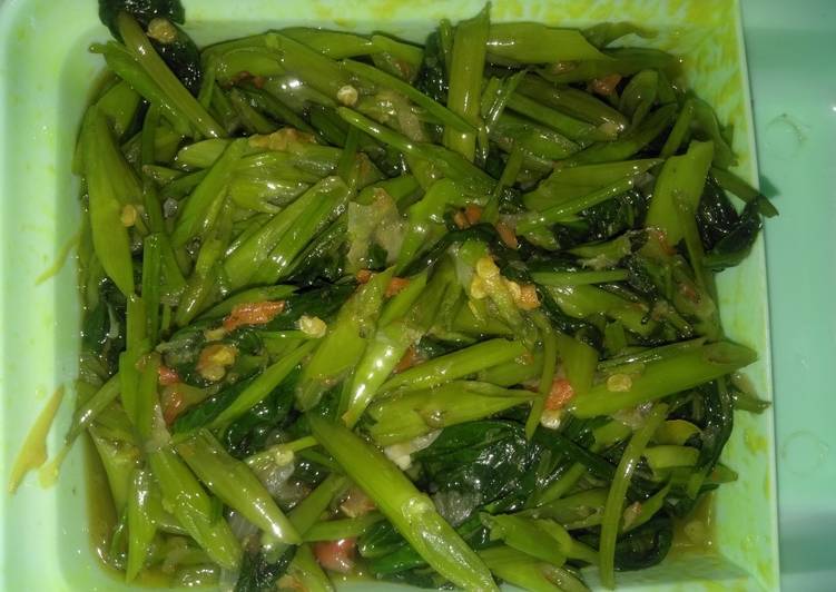 PATUT DICOBA! Resep Rahasia Kangkung tumis anak kost